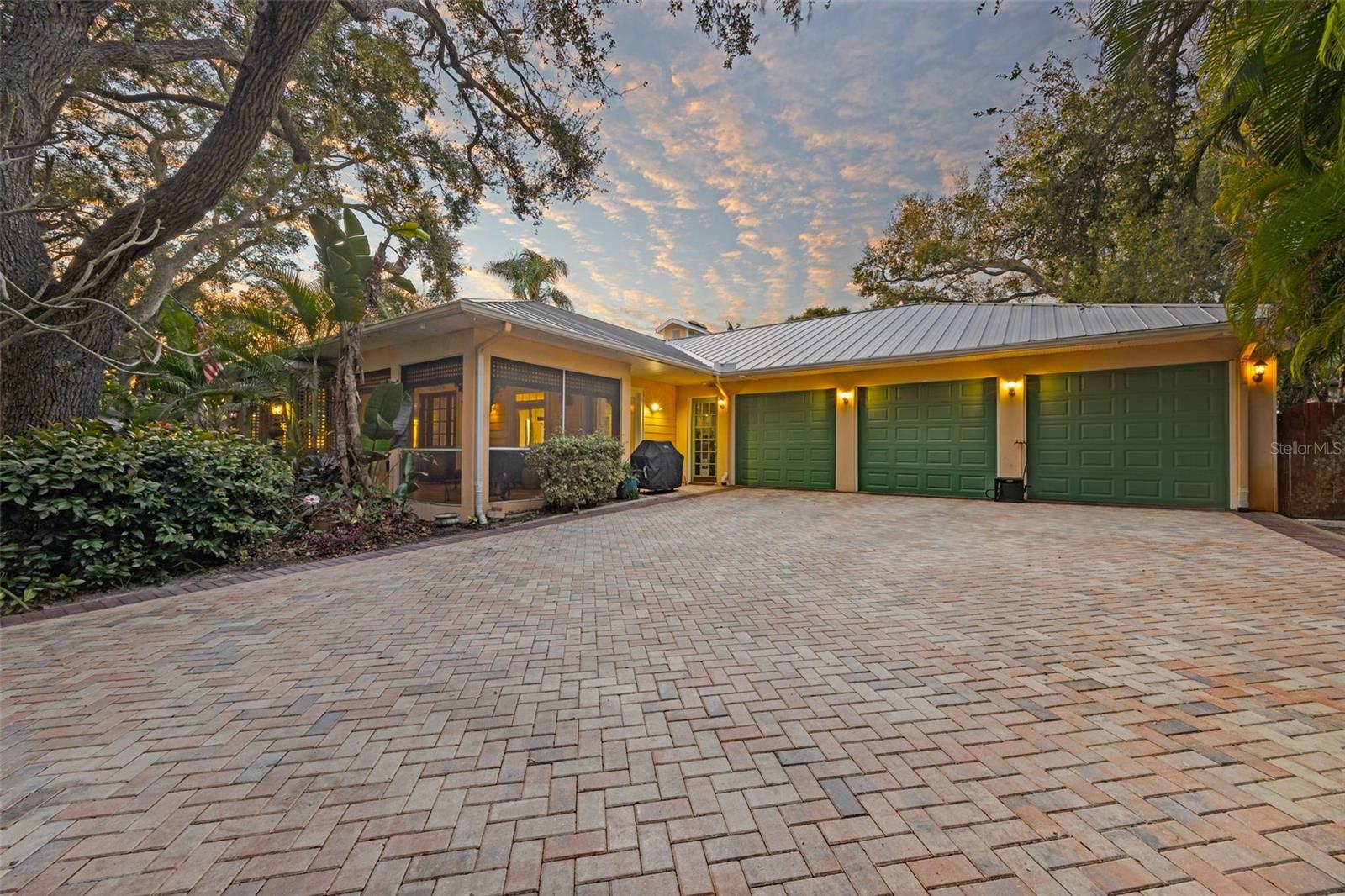 1407 N BAYSHORE DR, SAFETY HARBOR, FL, 34695