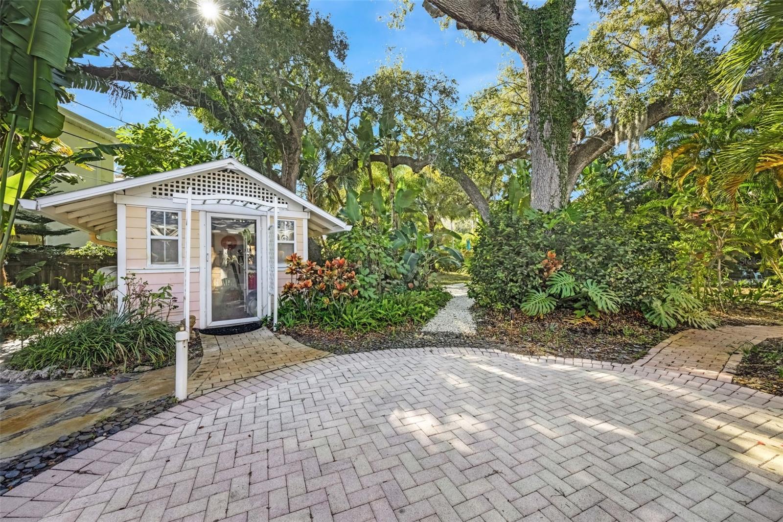 1407 N BAYSHORE DR, SAFETY HARBOR, FL, 34695
