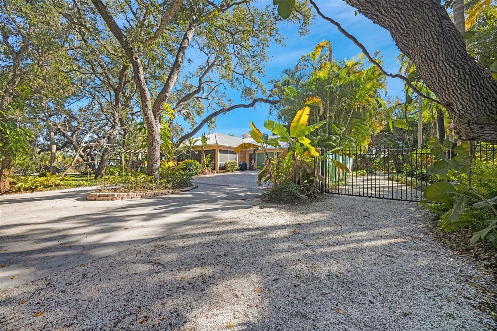 1407 N BAYSHORE DR, SAFETY HARBOR, FL, 34695