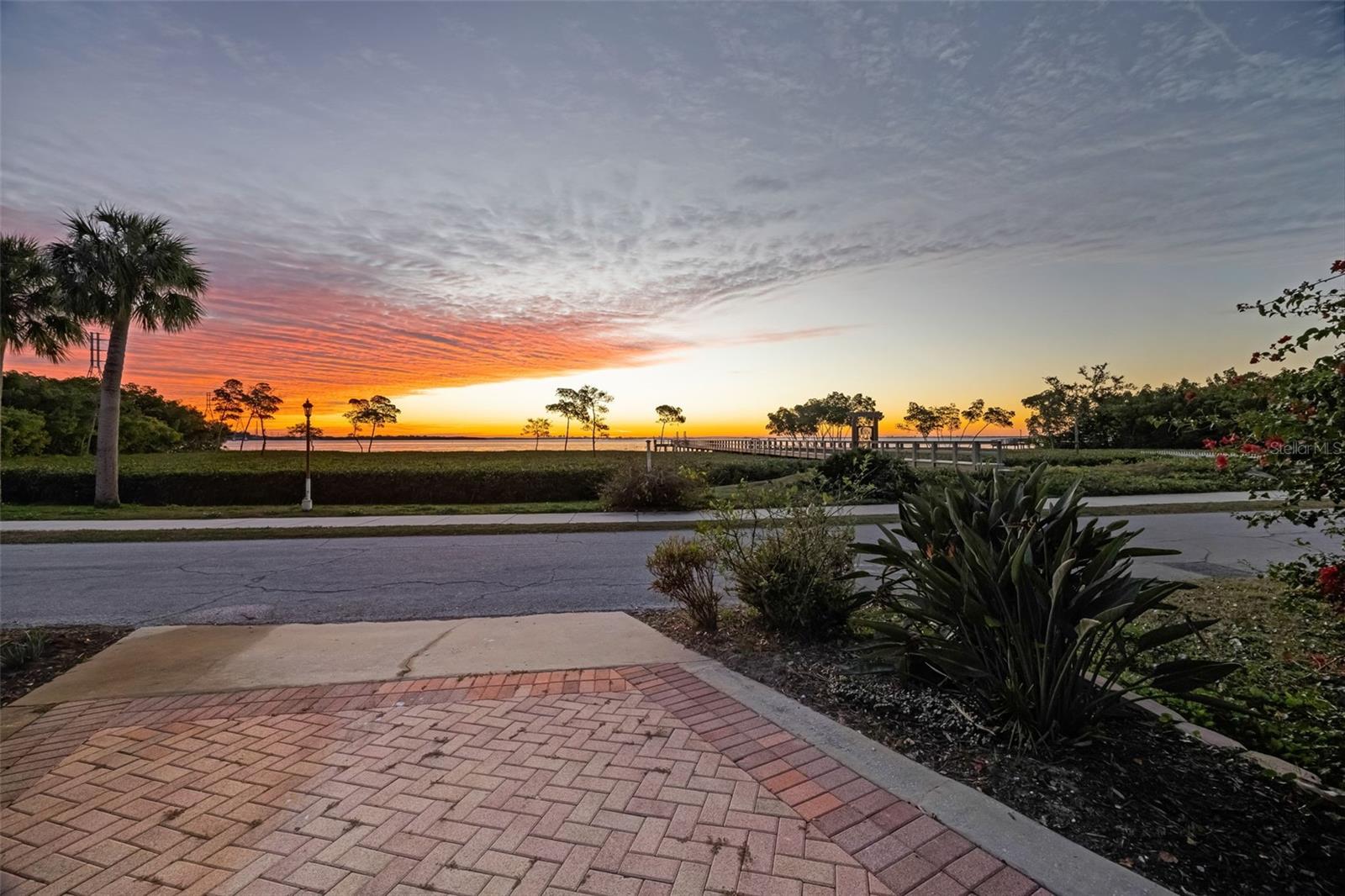 1407 N BAYSHORE DR, SAFETY HARBOR, FL, 34695