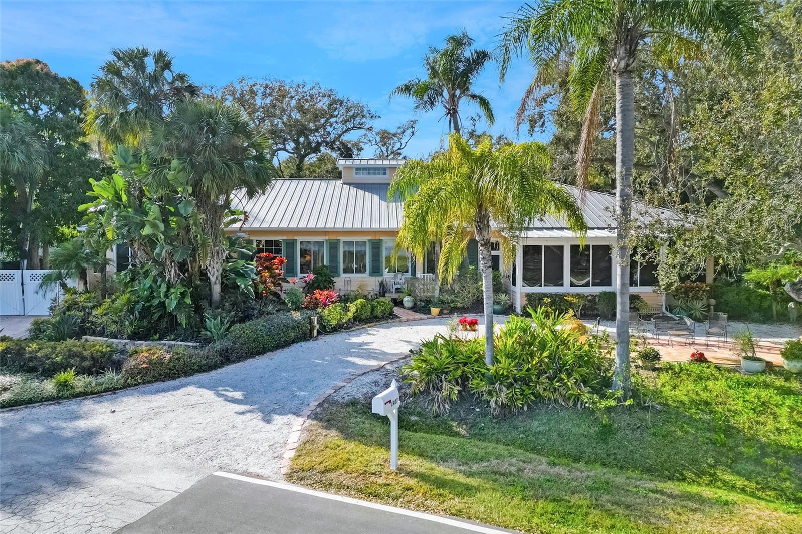 1407 N BAYSHORE DR, SAFETY HARBOR, FL, 34695