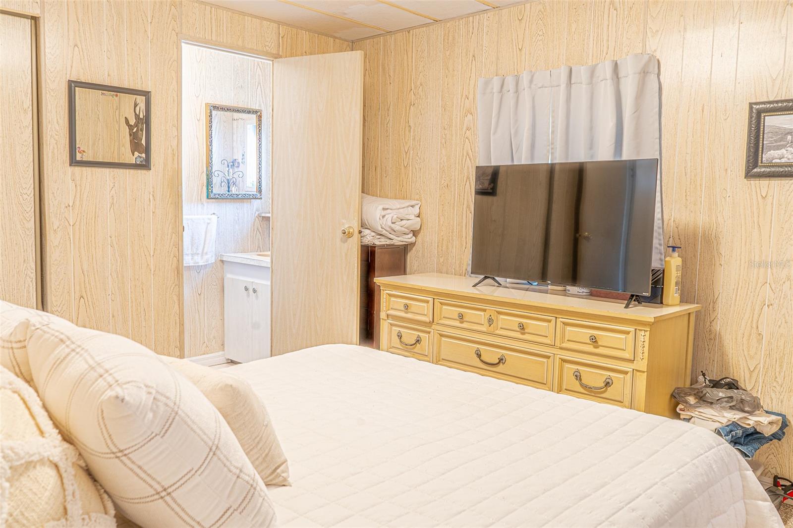 TB8465090 Property Photo