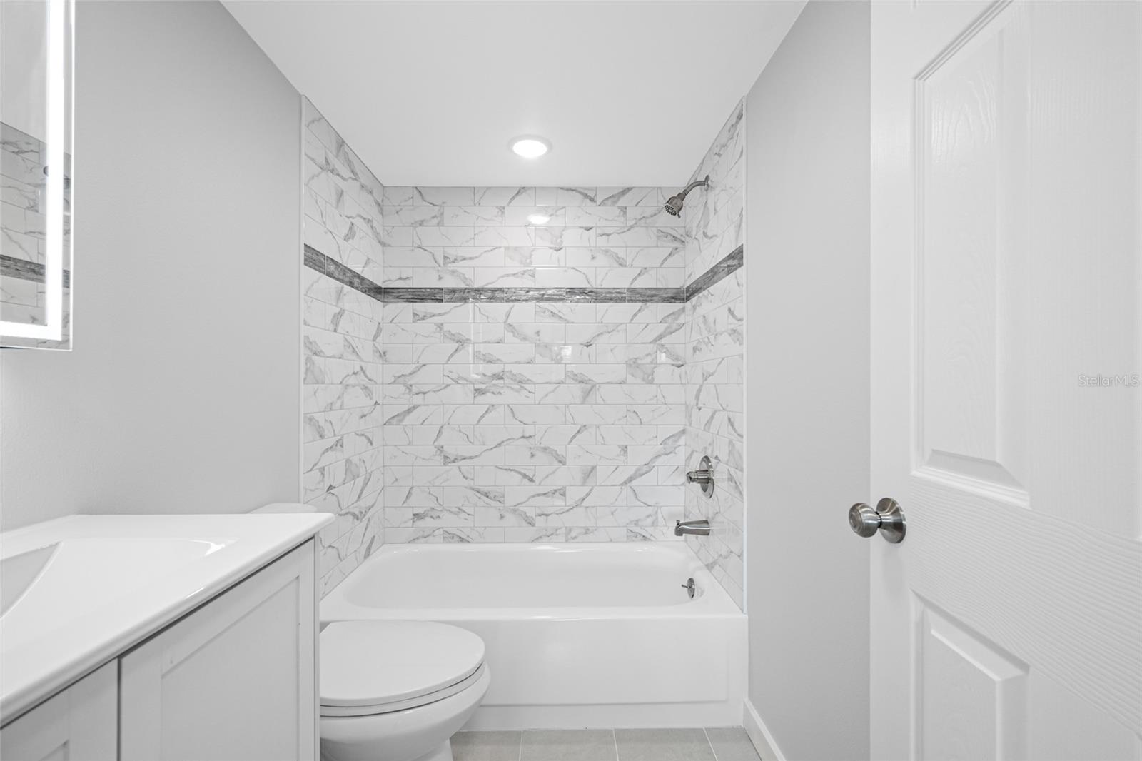 TB8465153 Property Photo