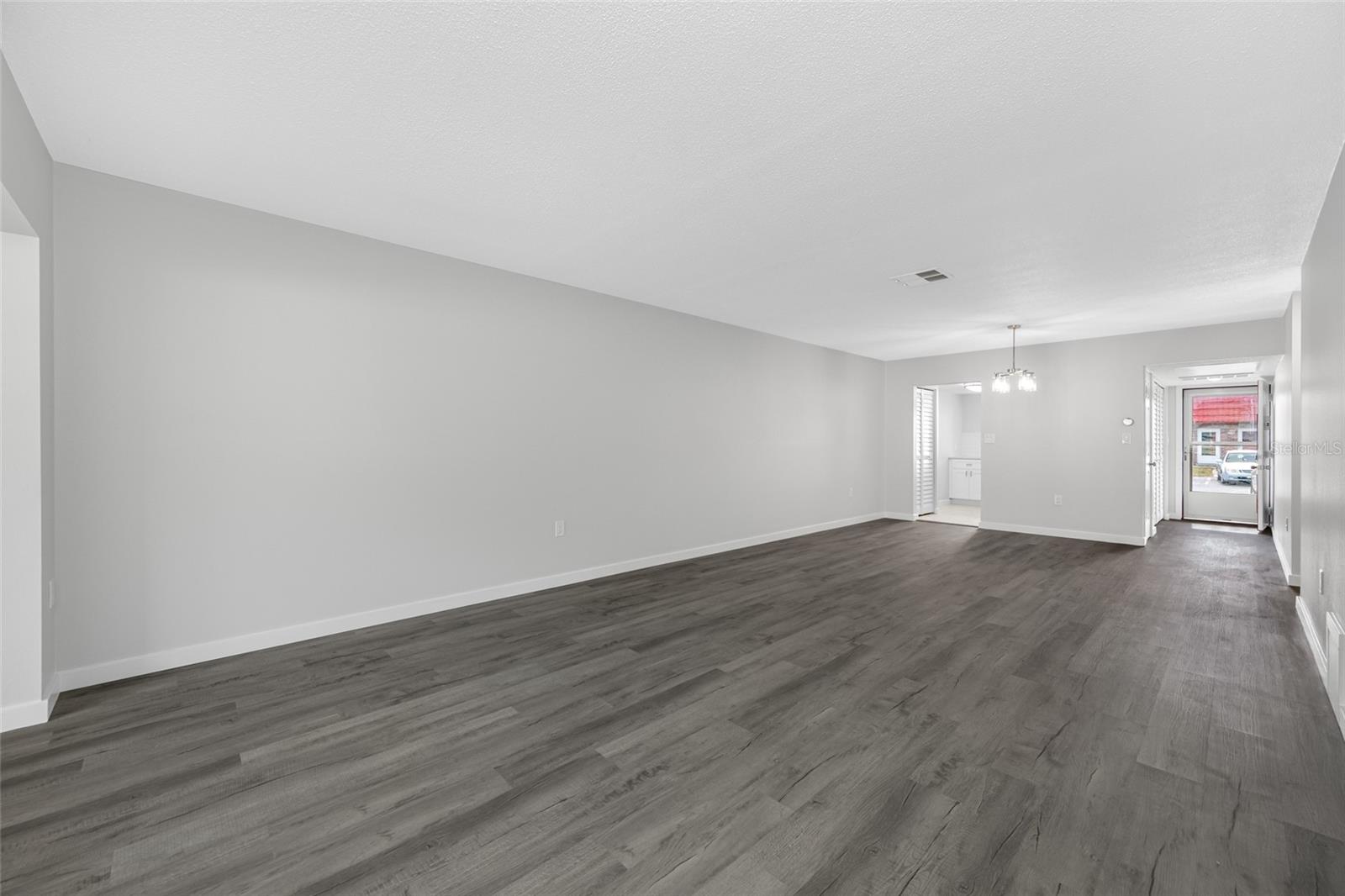 TB8465153 Property Photo