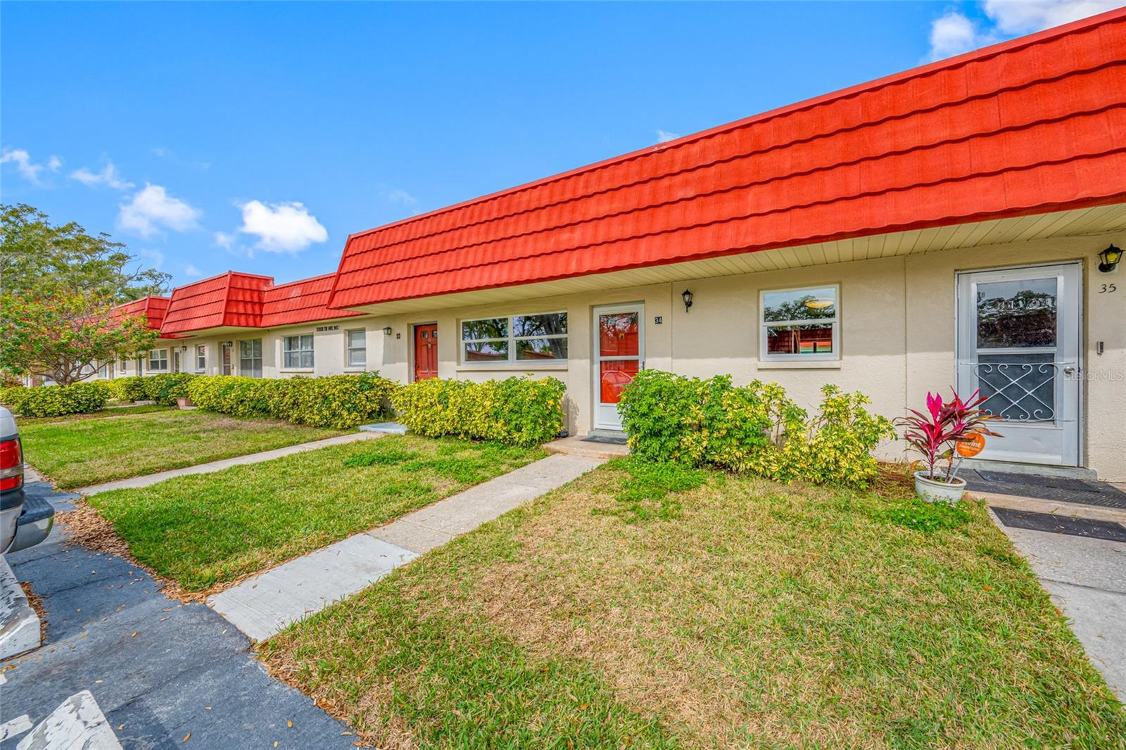 TB8465153 Property Photo