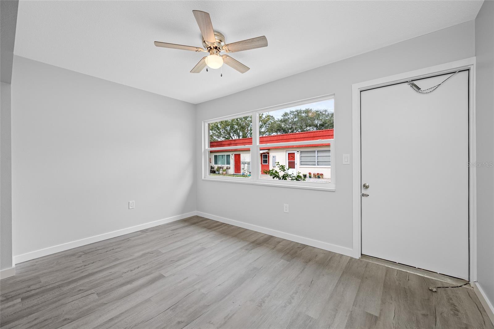 TB8465153 Property Photo