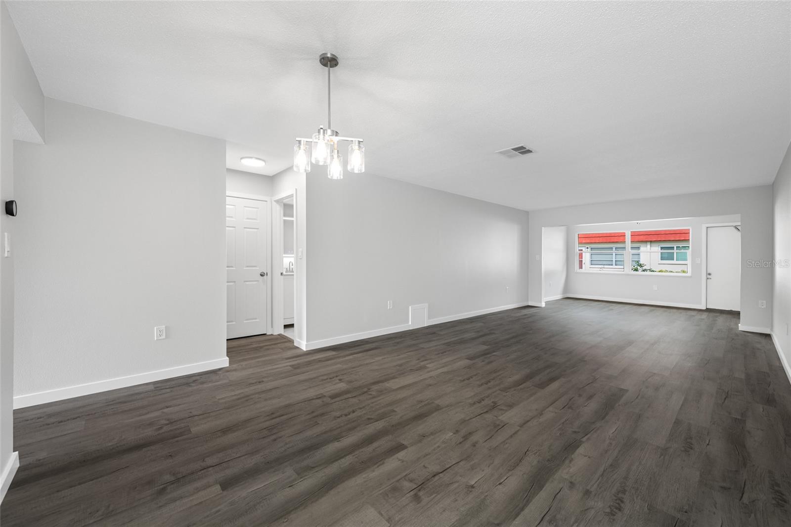 TB8465153 Property Photo