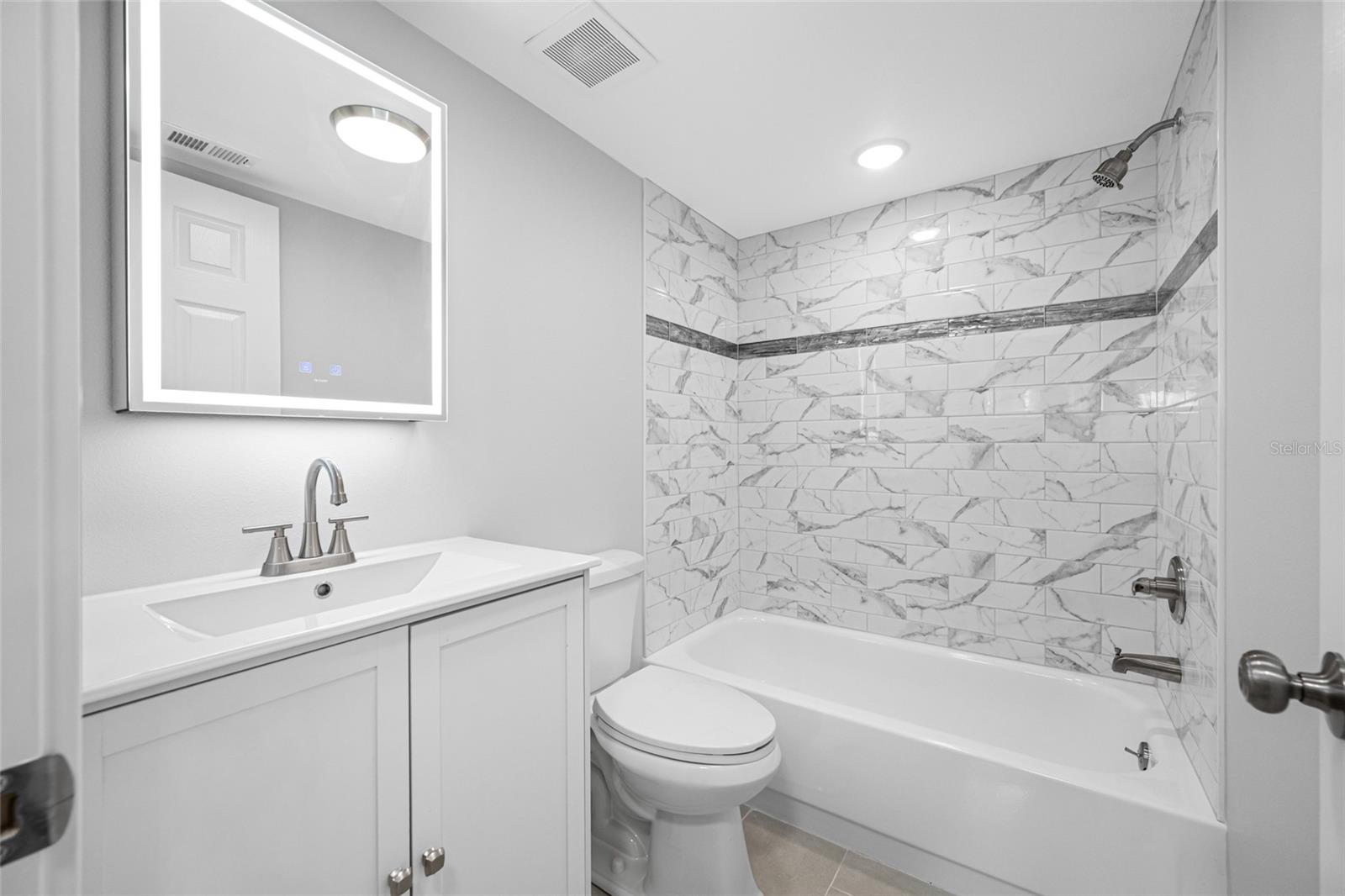 TB8465153 Property Photo