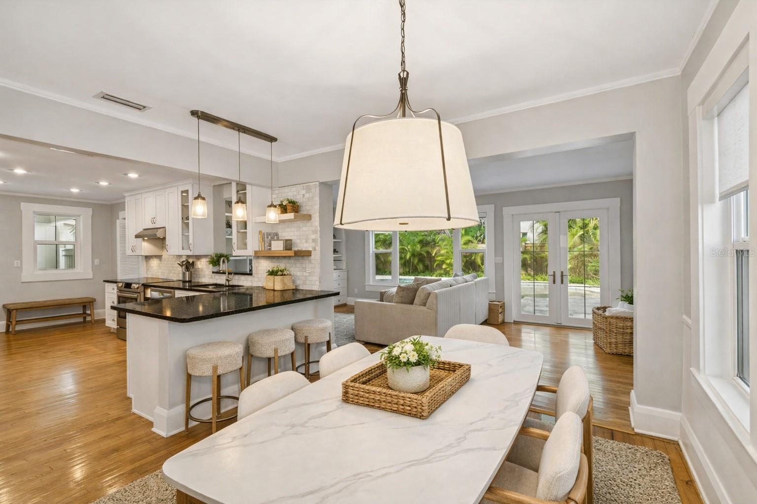 AI Virtual stagingDining area