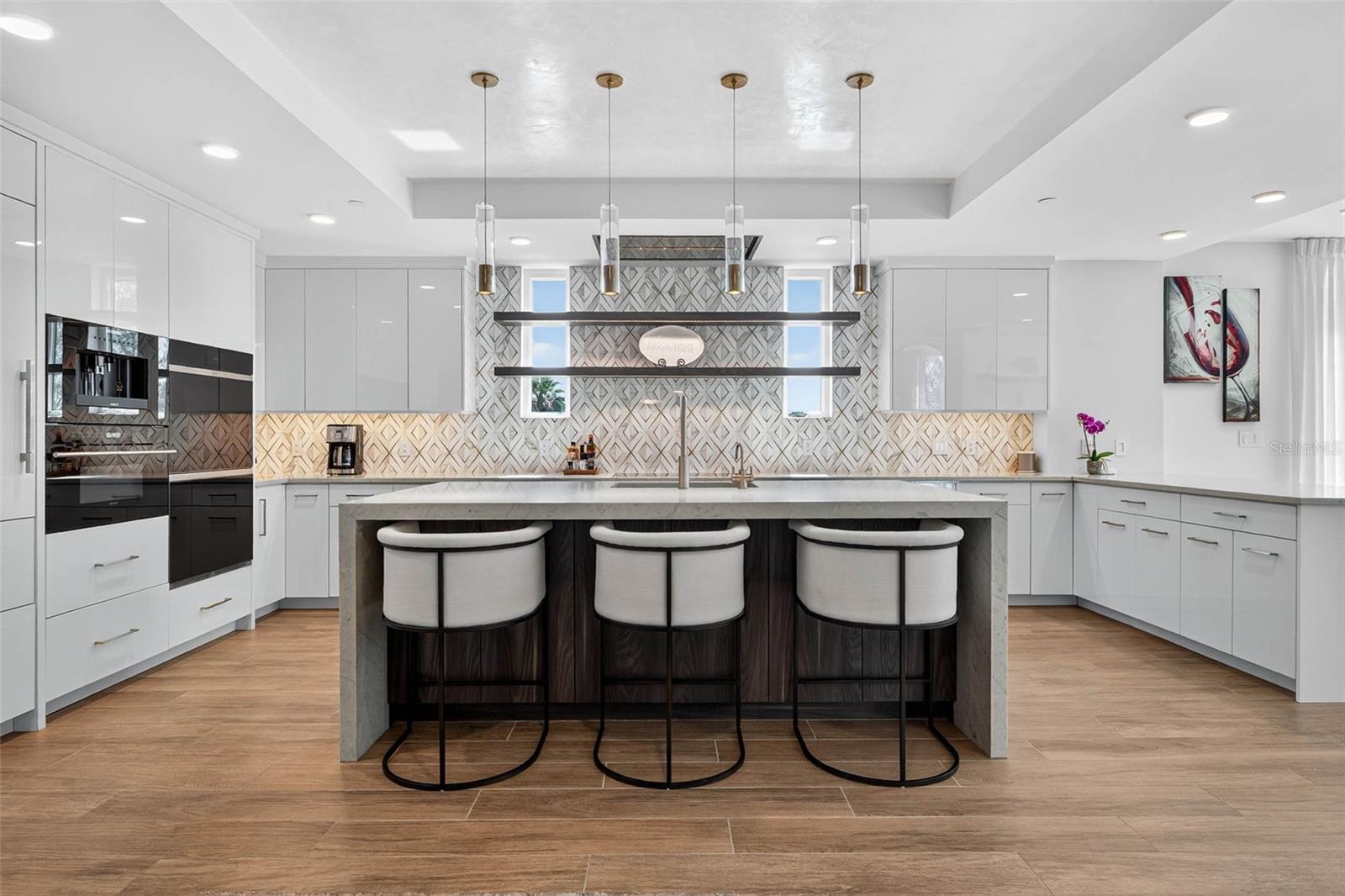 TB8465284 Property Photo