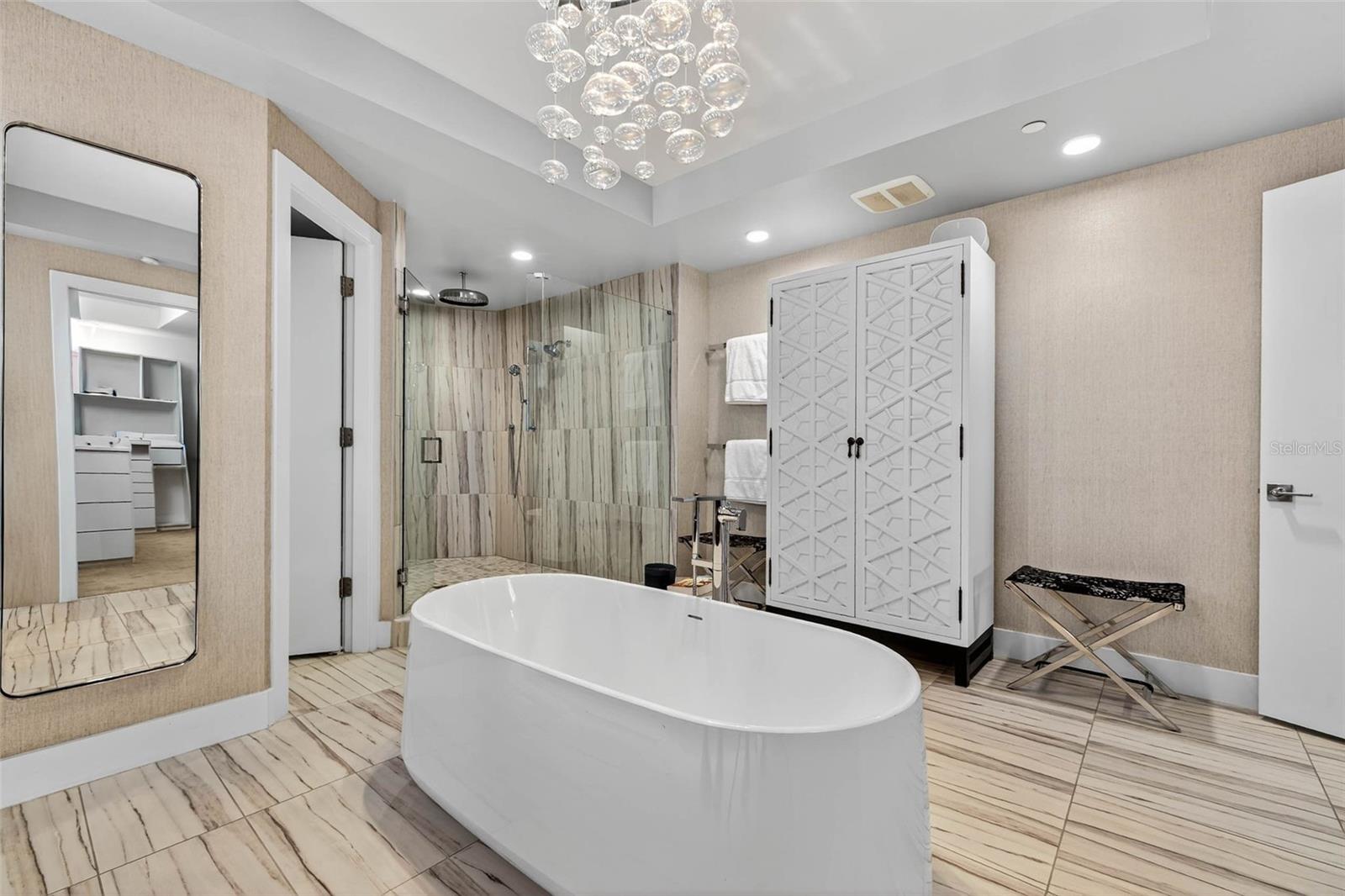 TB8465284 Property Photo