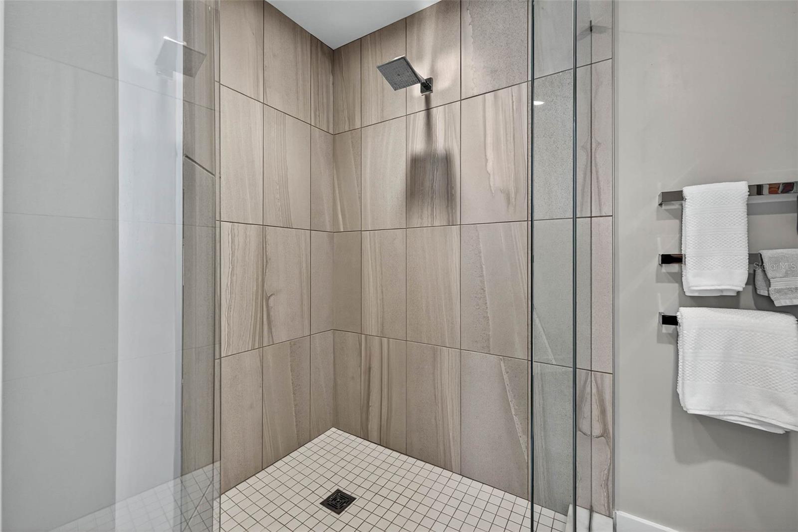 TB8465284 Property Photo