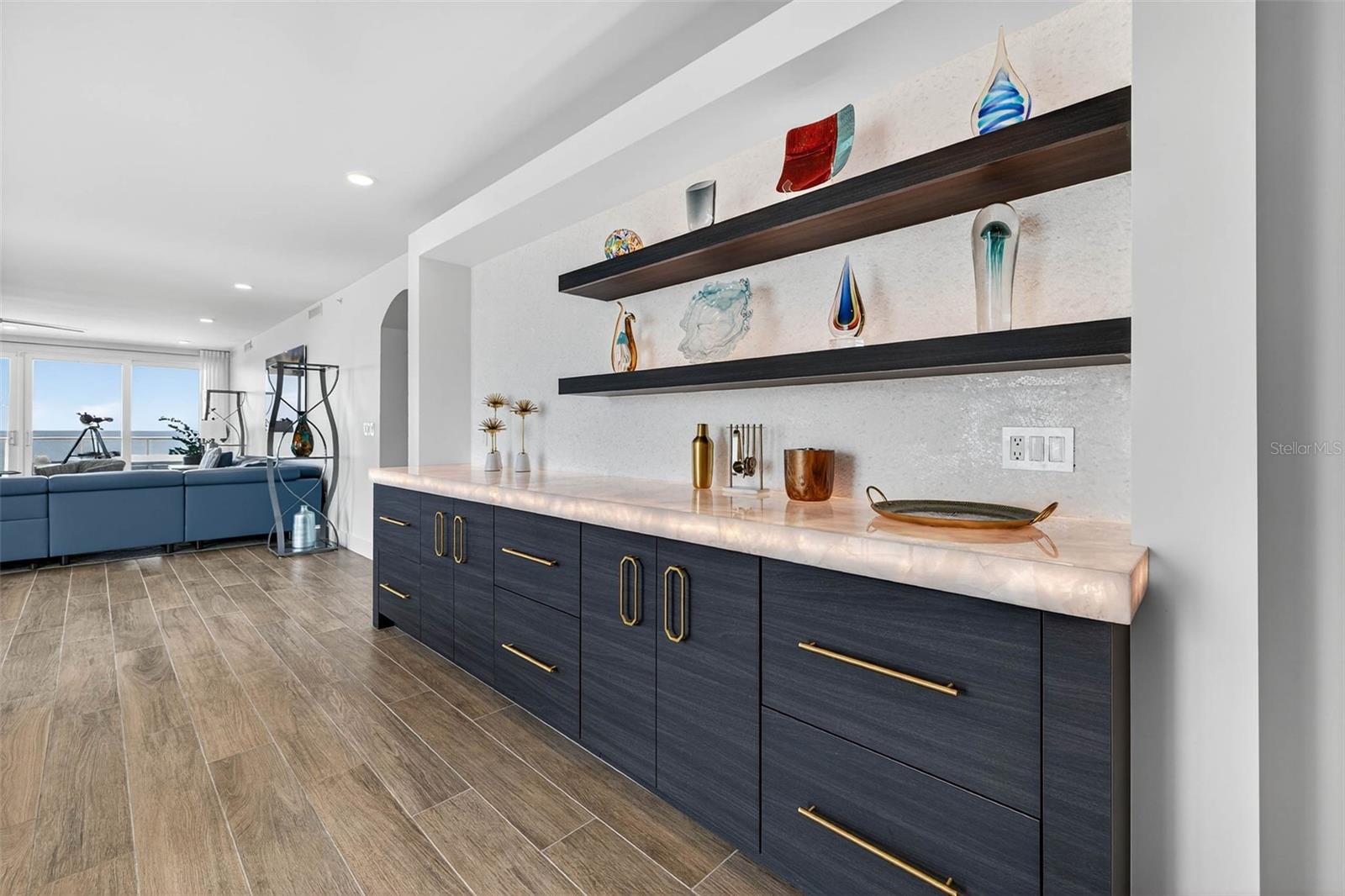 TB8465284 Property Photo