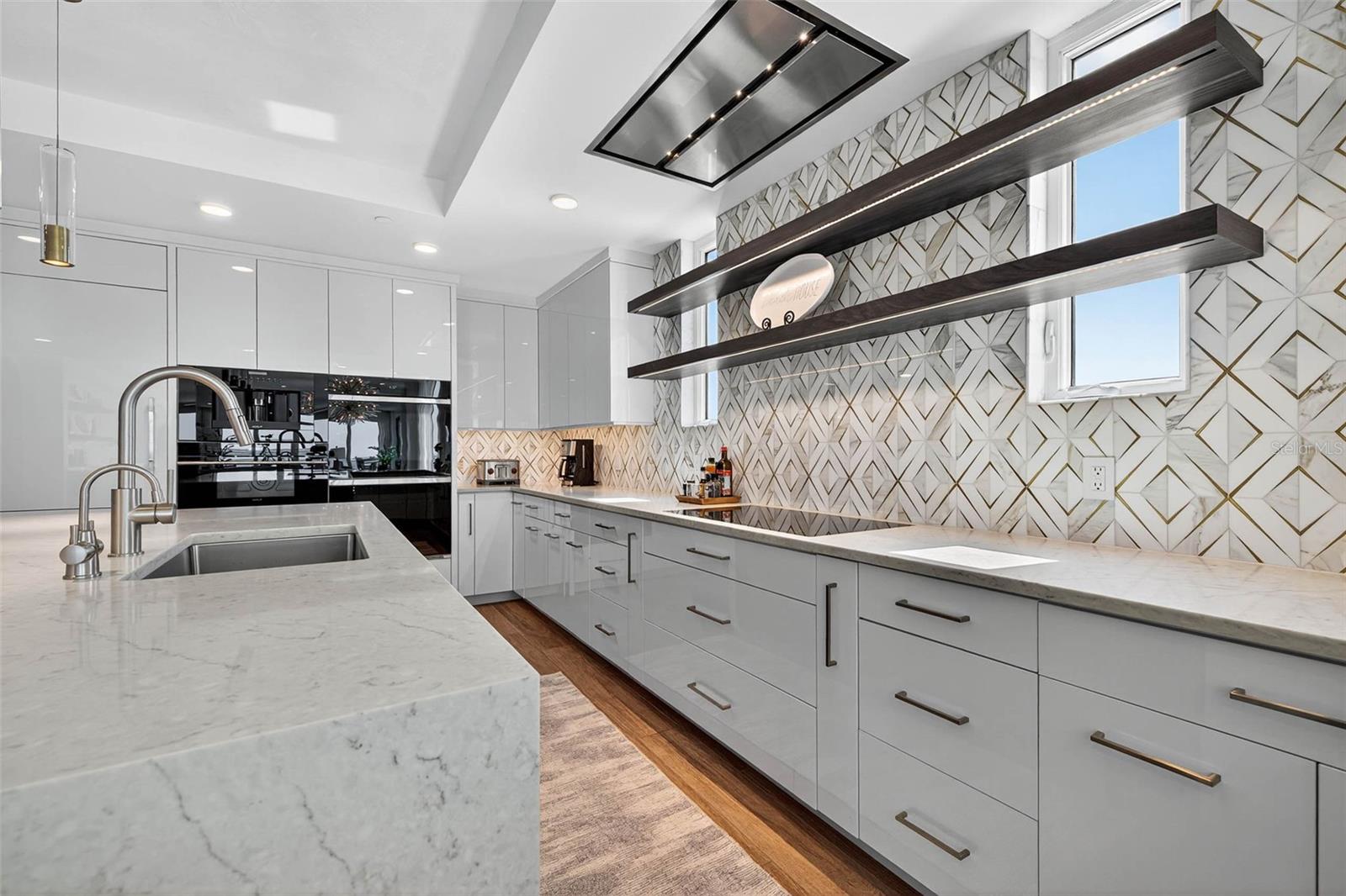 TB8465284 Property Photo