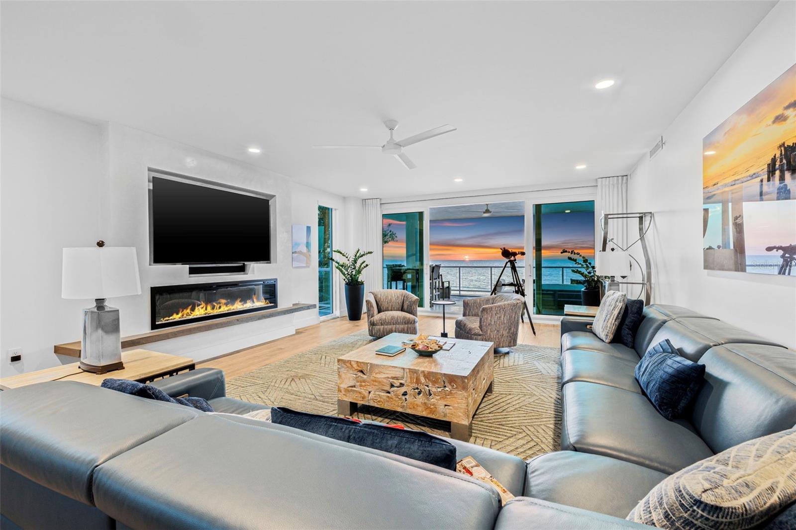 TB8465284 Property Photo