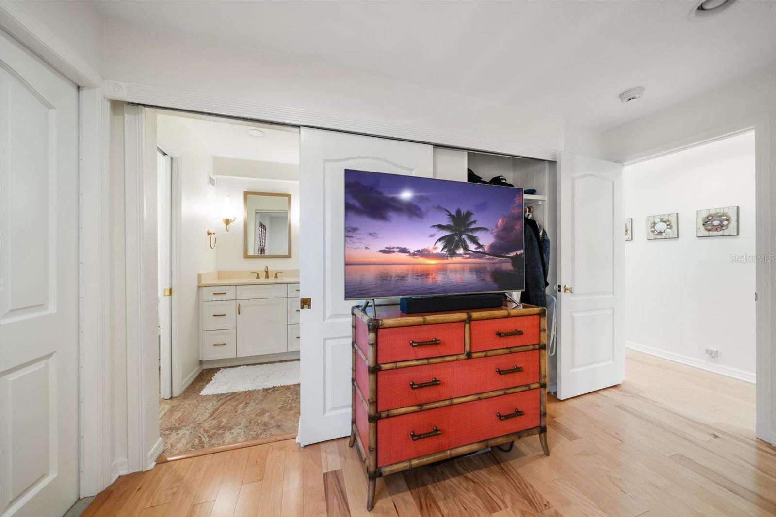 TB8465308 Property Photo