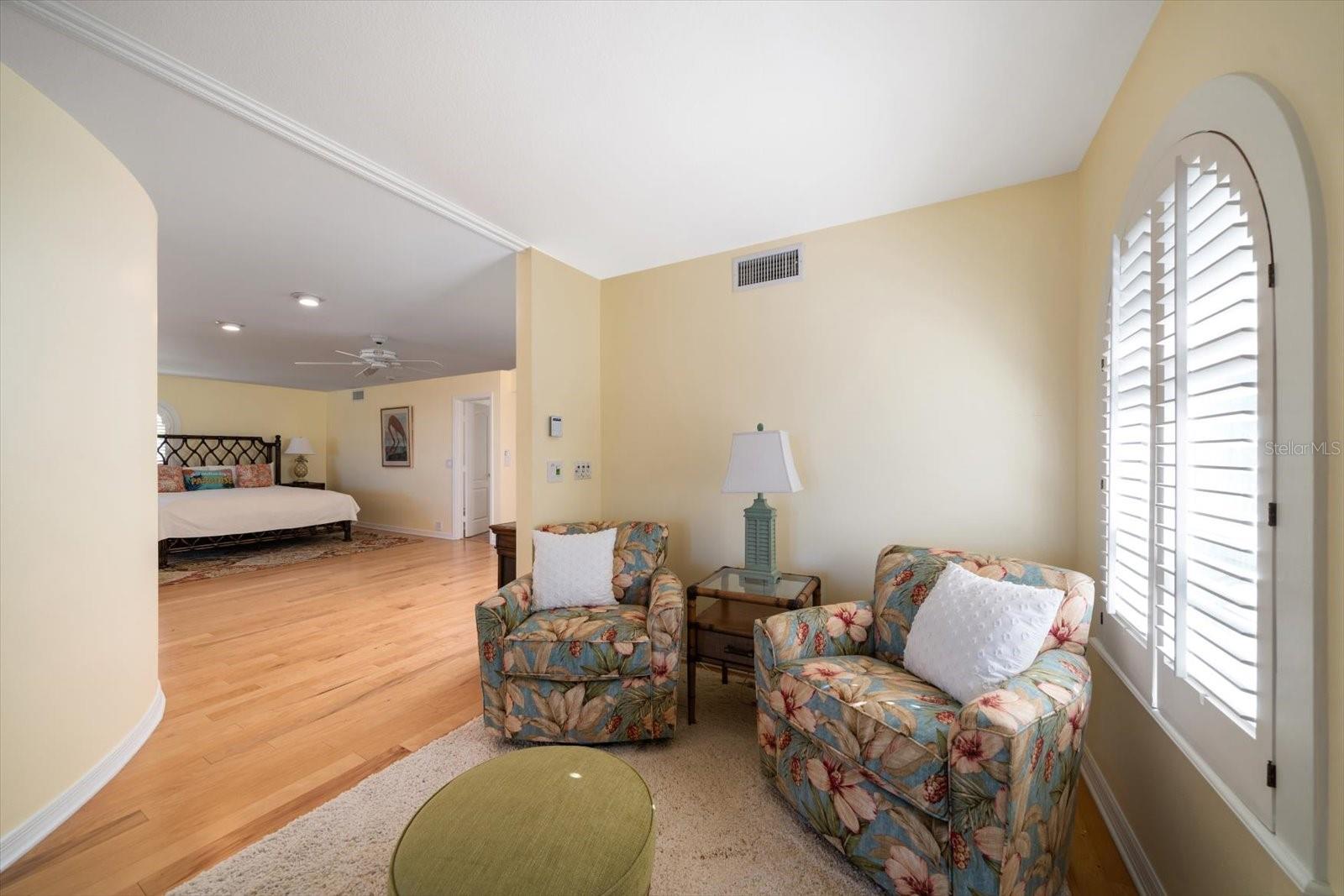 TB8465308 Property Photo