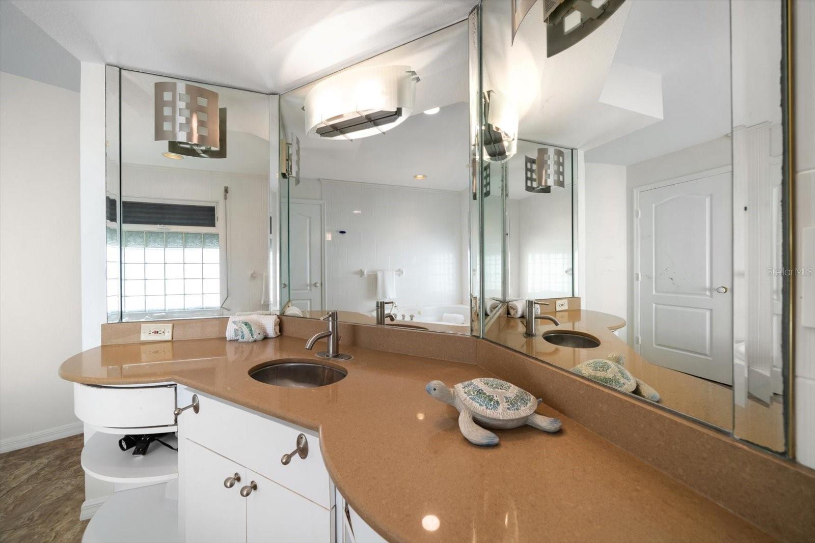 TB8465308 Property Photo