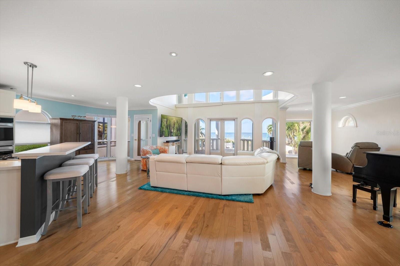 TB8465308 Property Photo