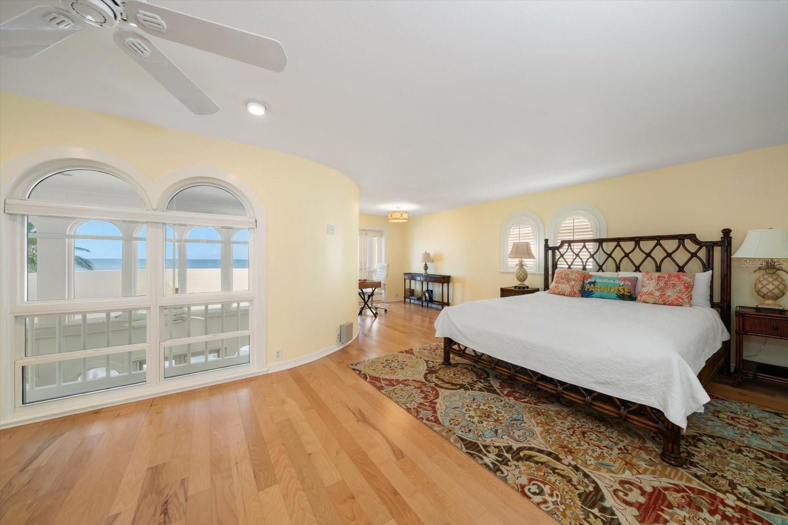 TB8465308 Property Photo