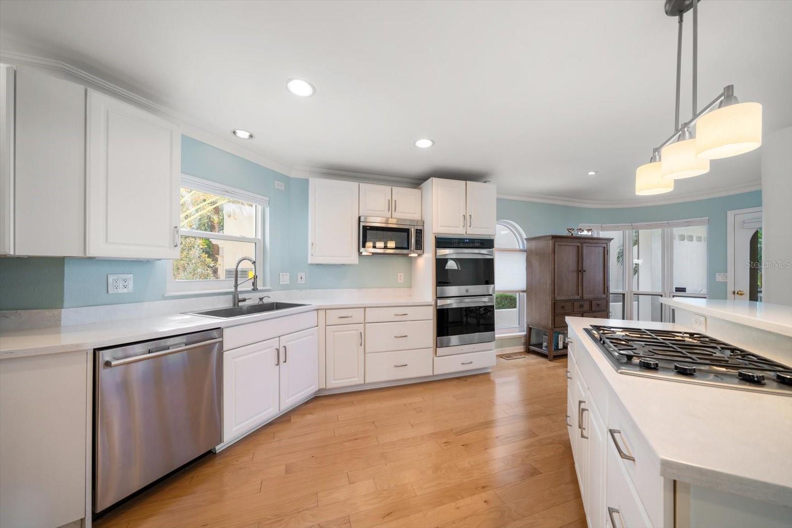 TB8465308 Property Photo