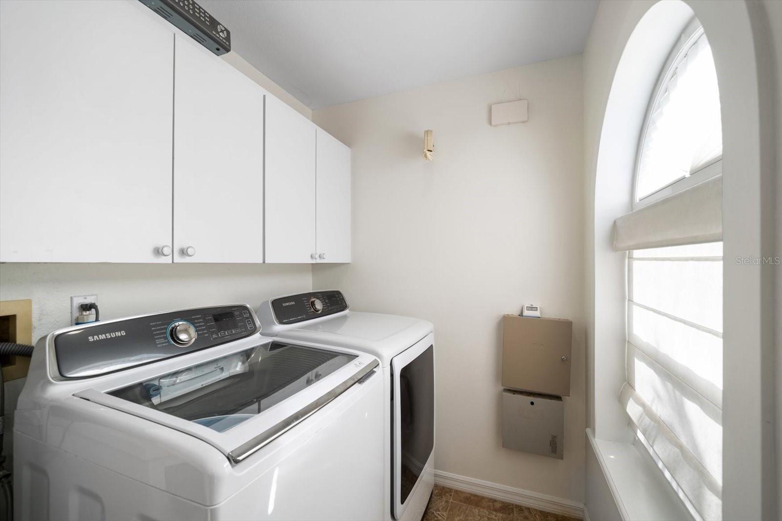 TB8465308 Property Photo