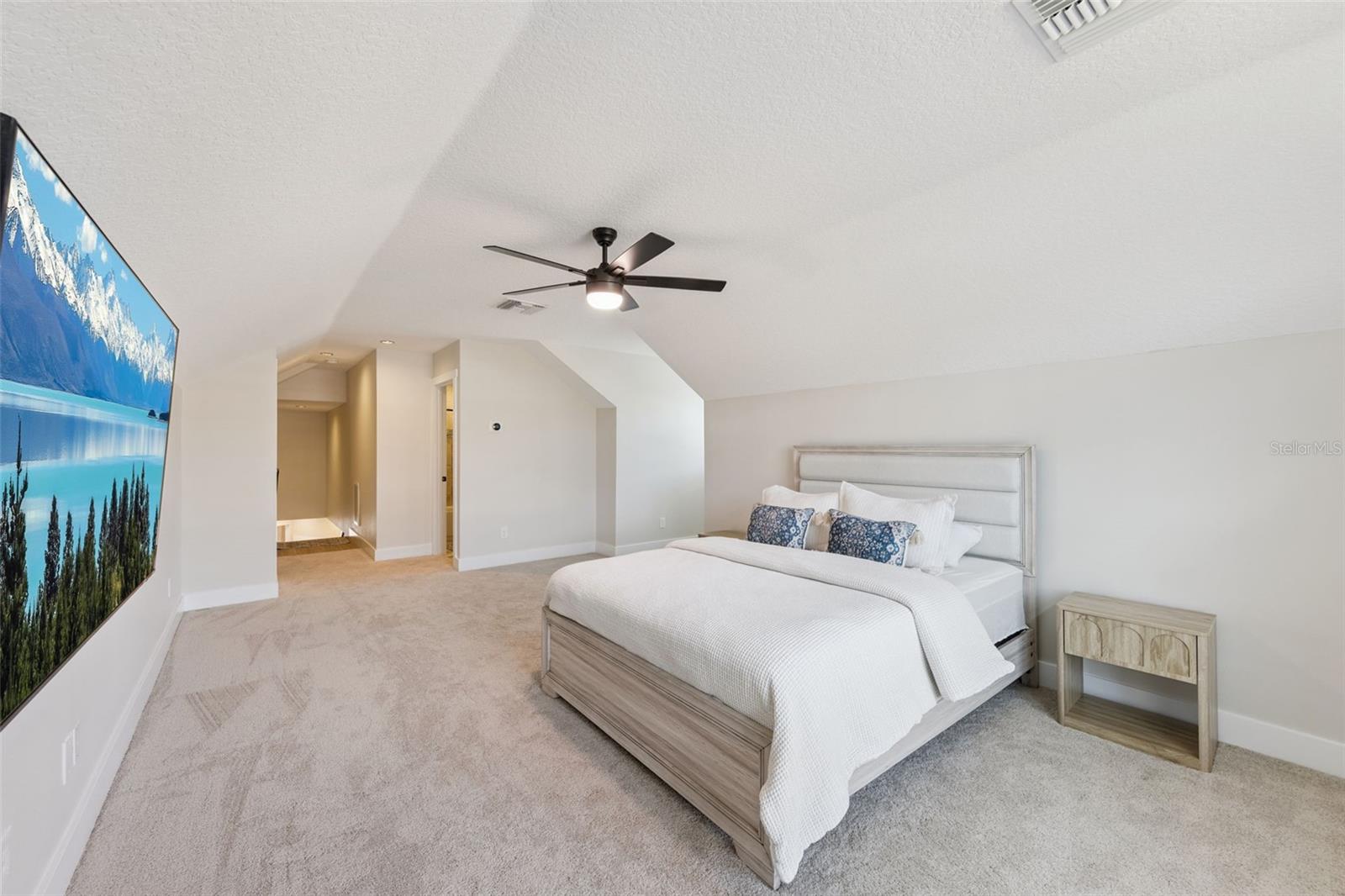 O6374371 Property Photo