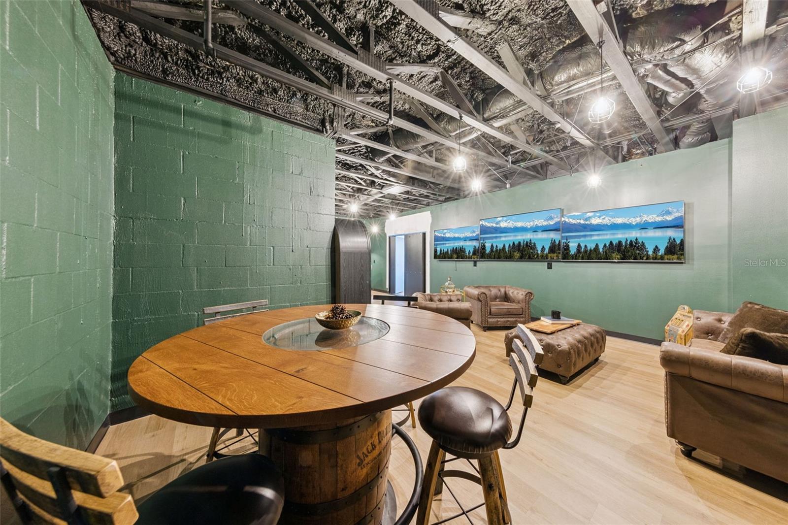 O6374371 Property Photo