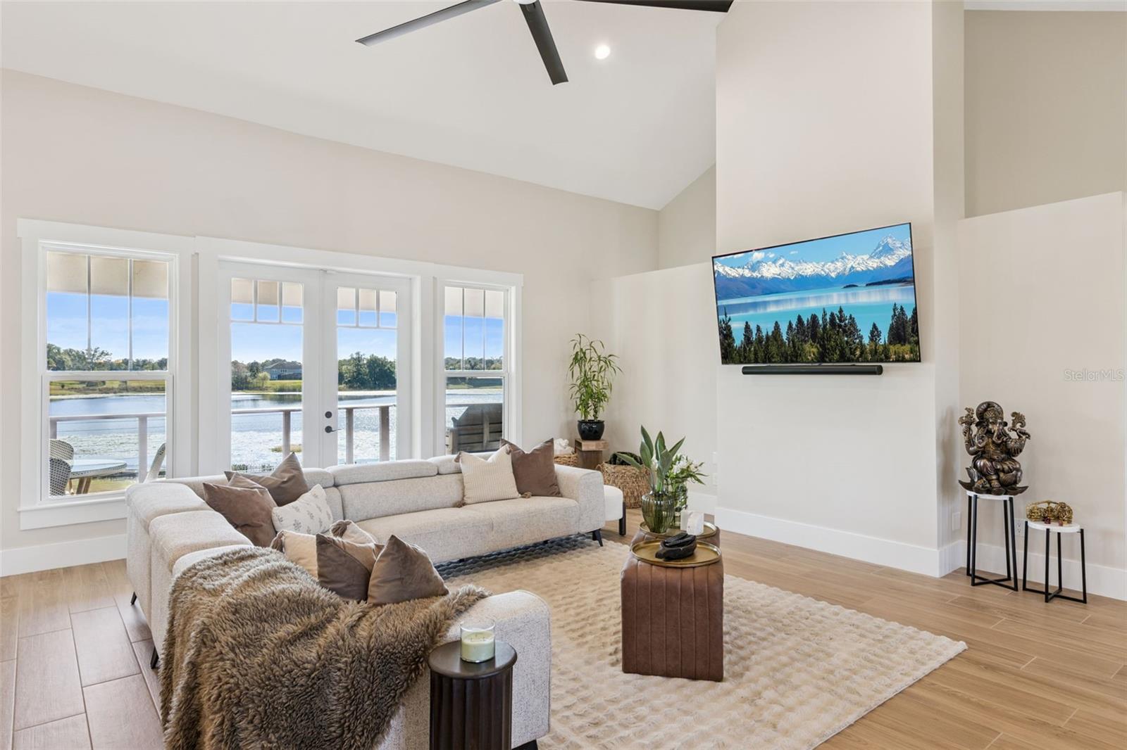 O6374371 Property Photo