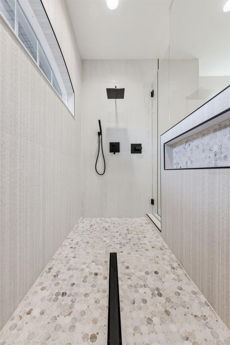 O6374371 Property Photo