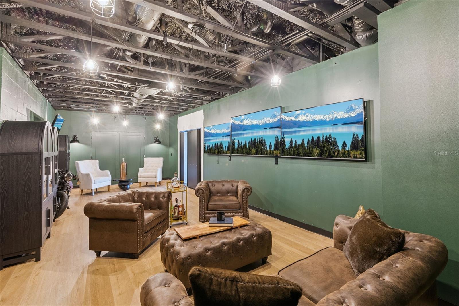 O6374371 Property Photo