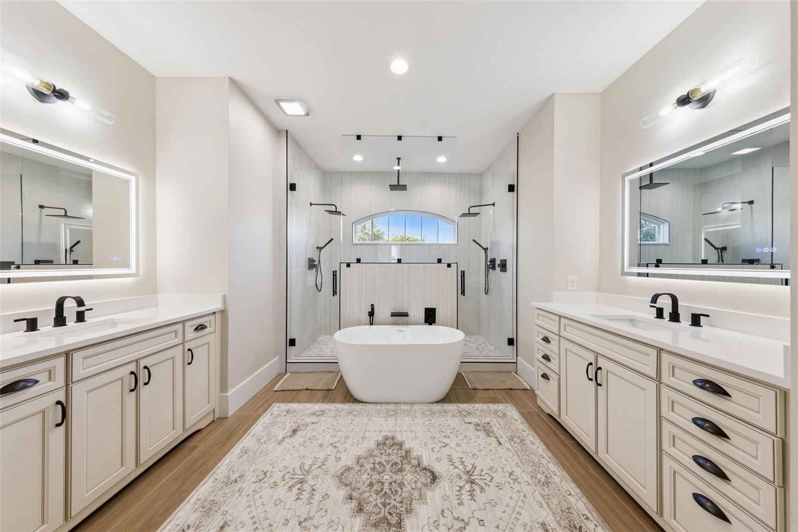 O6374371 Property Photo