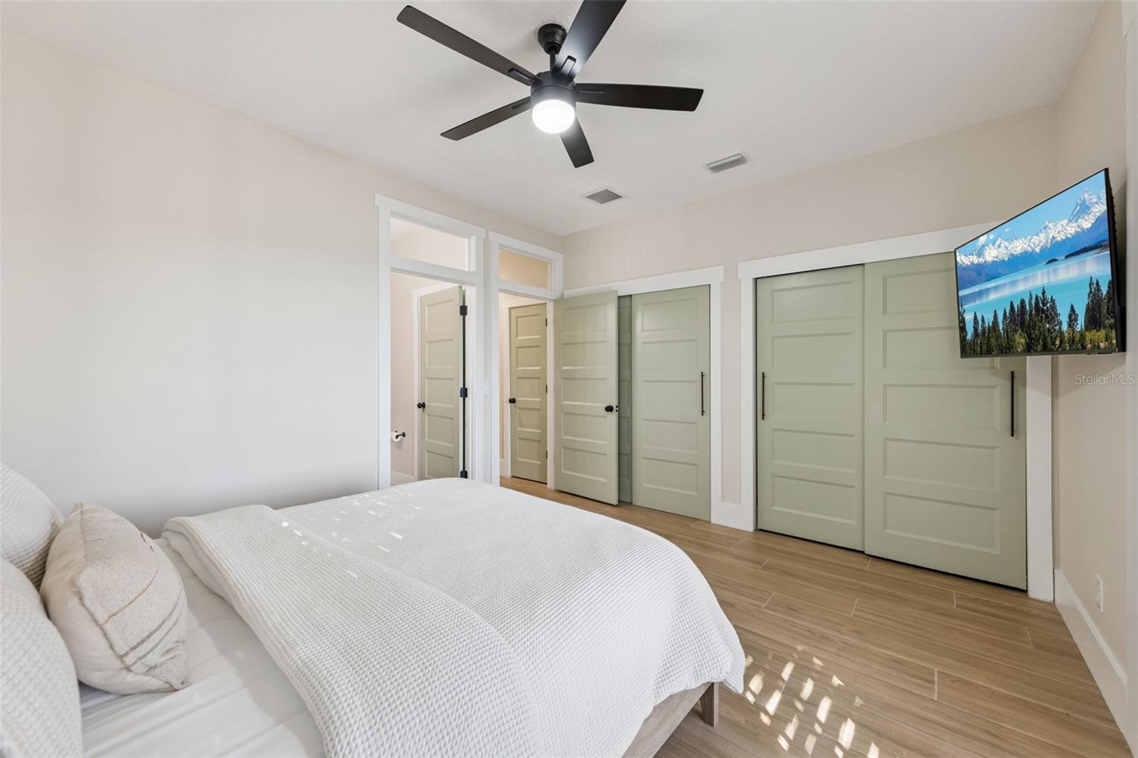 O6374371 Property Photo