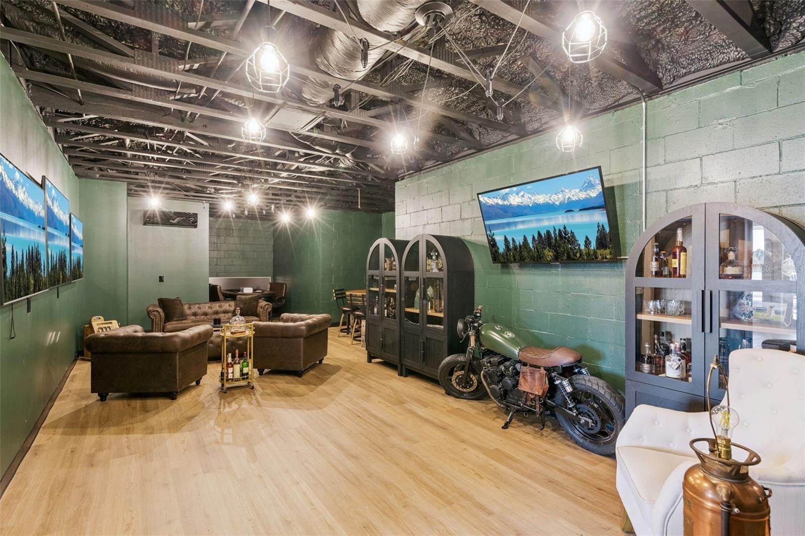 O6374371 Property Photo