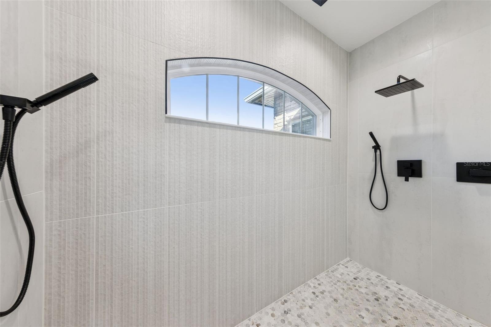 O6374371 Property Photo