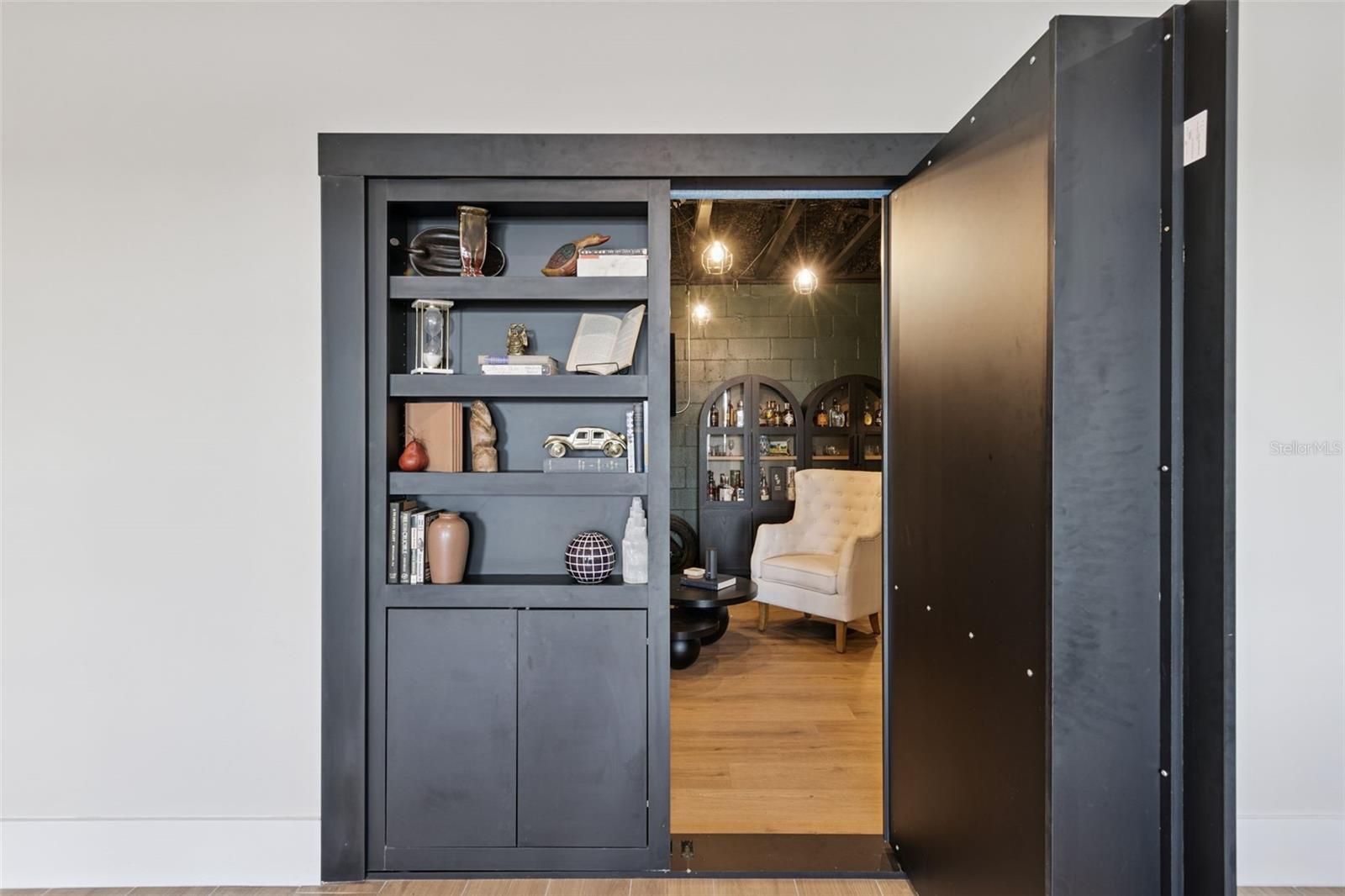 O6374371 Property Photo