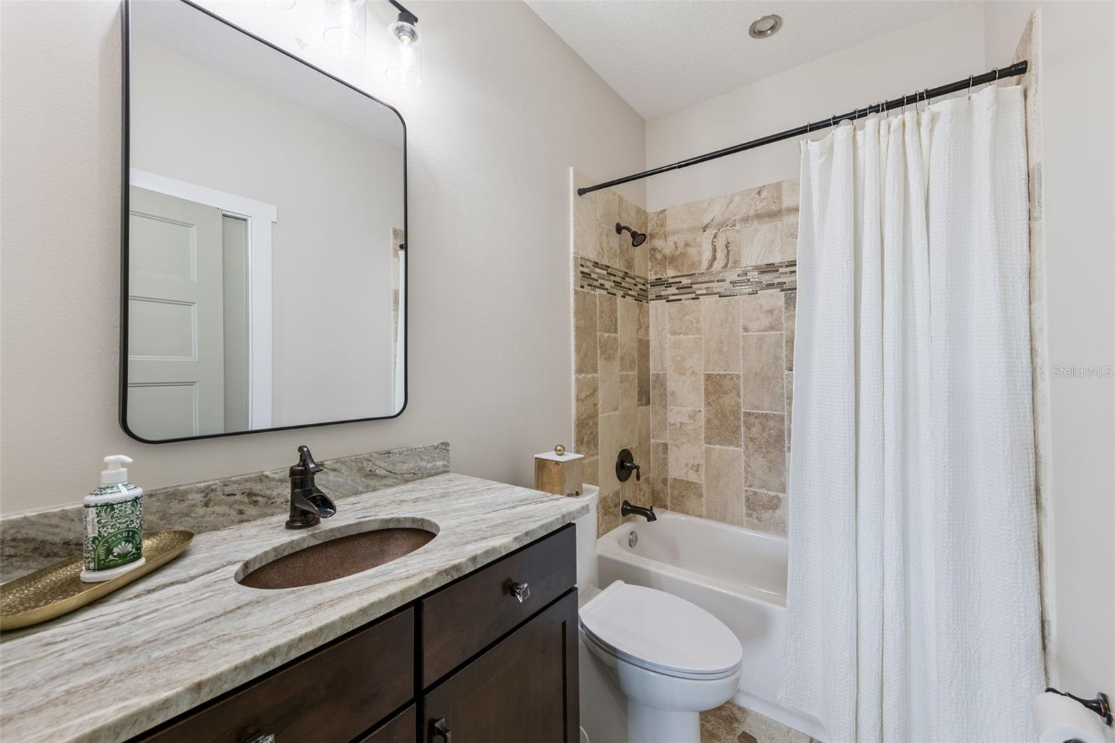 O6374371 Property Photo