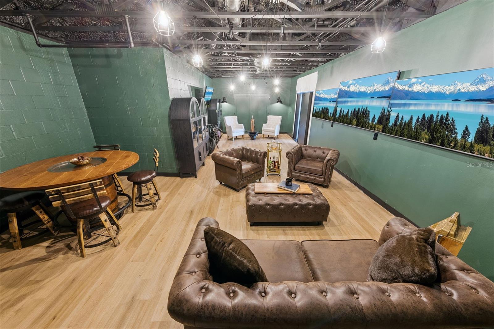 O6374371 Property Photo