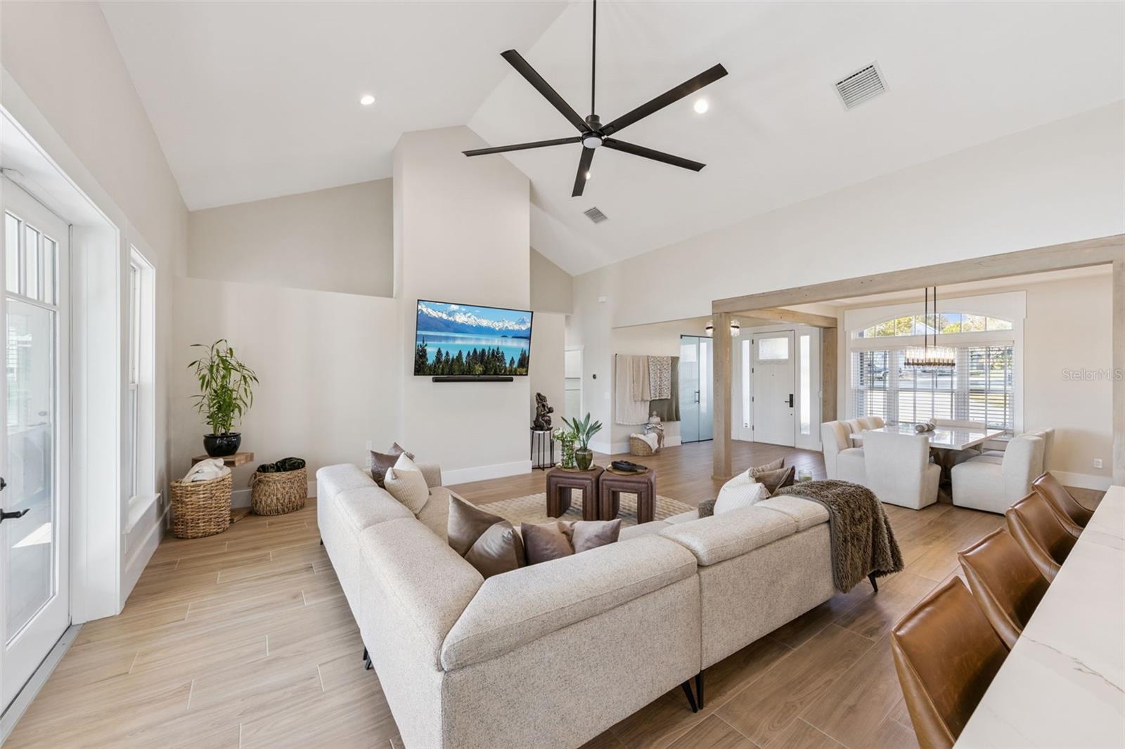 O6374371 Property Photo