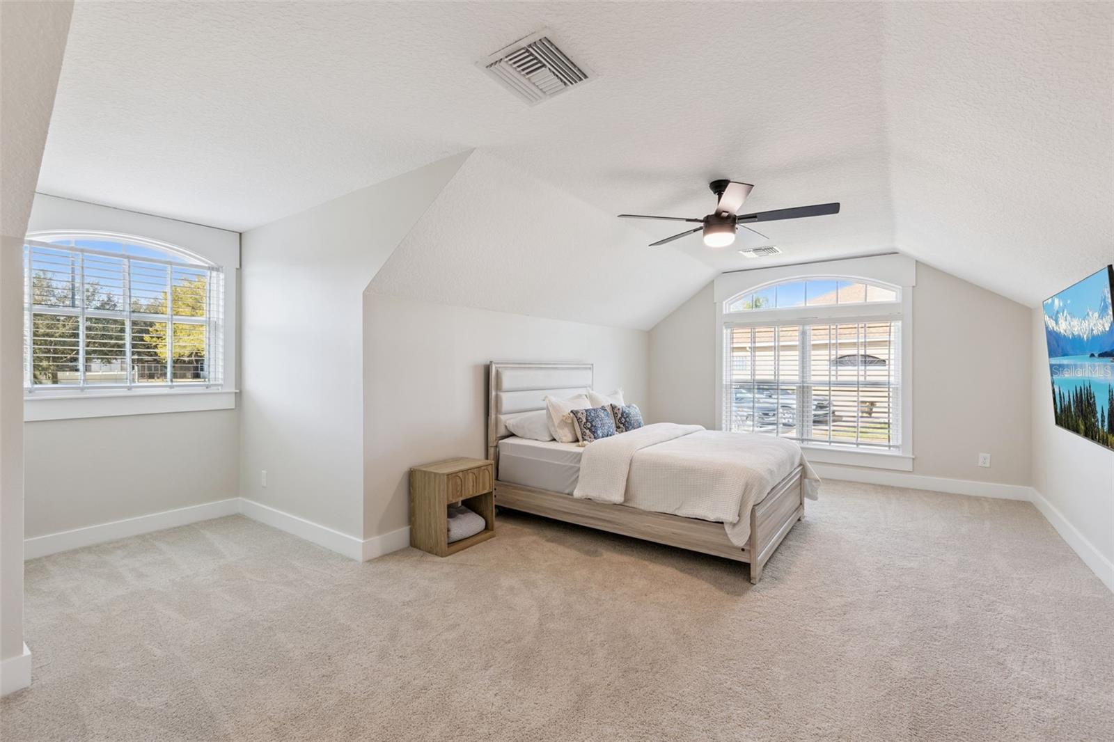 O6374371 Property Photo