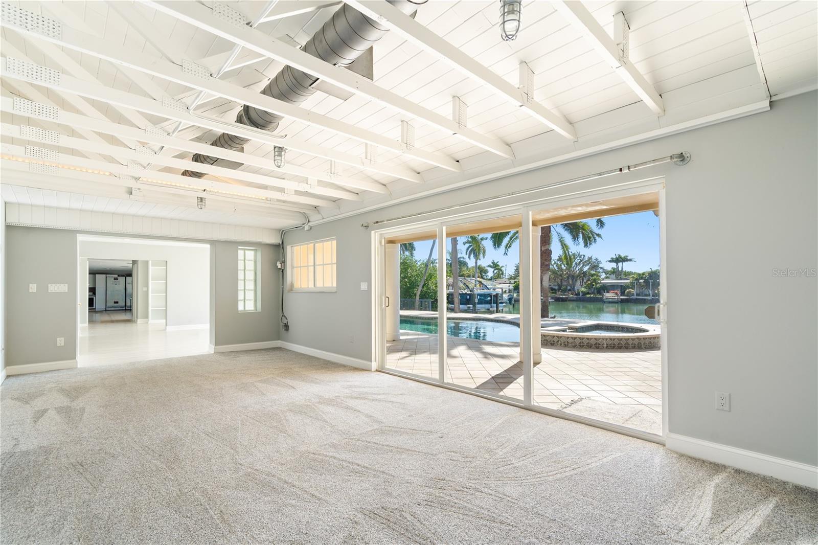 TB8465360 Property Photo