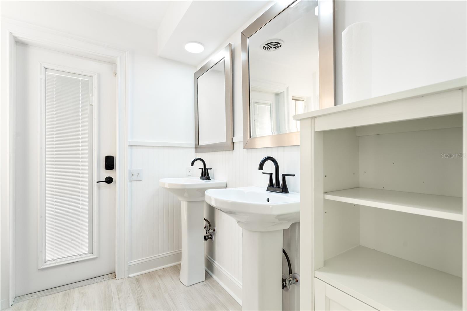 TB8465360 Property Photo