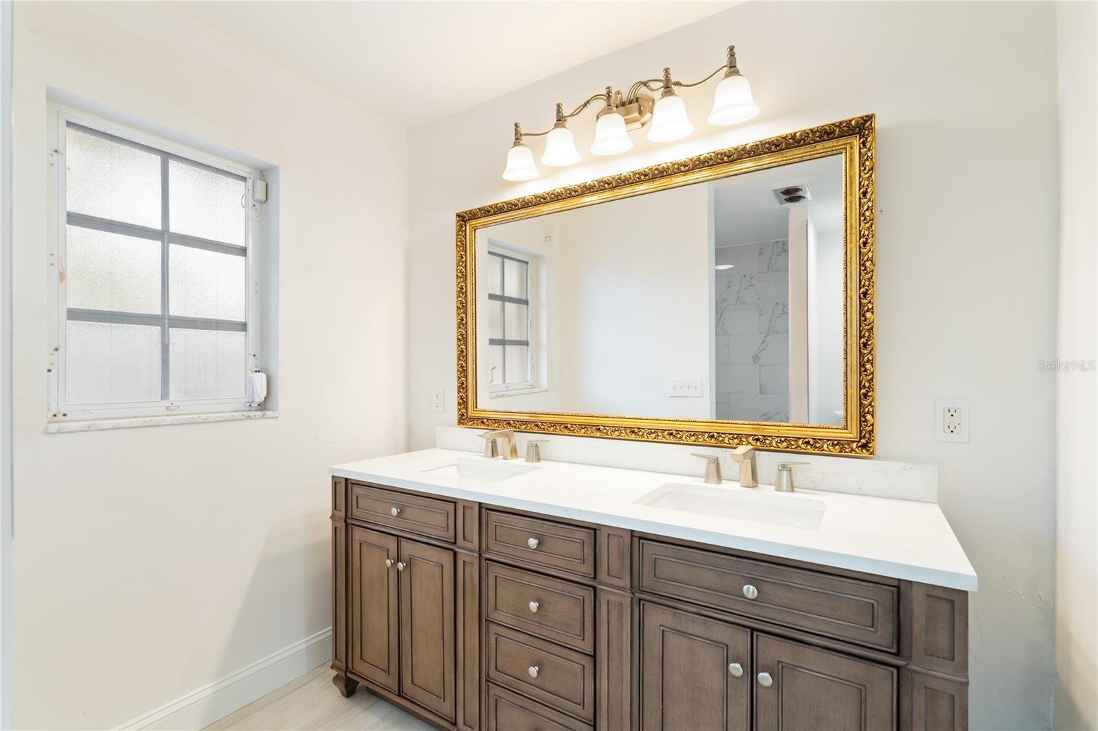 TB8465360 Property Photo