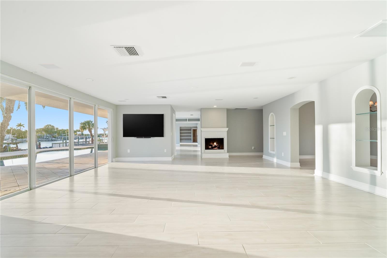 TB8465360 Property Photo