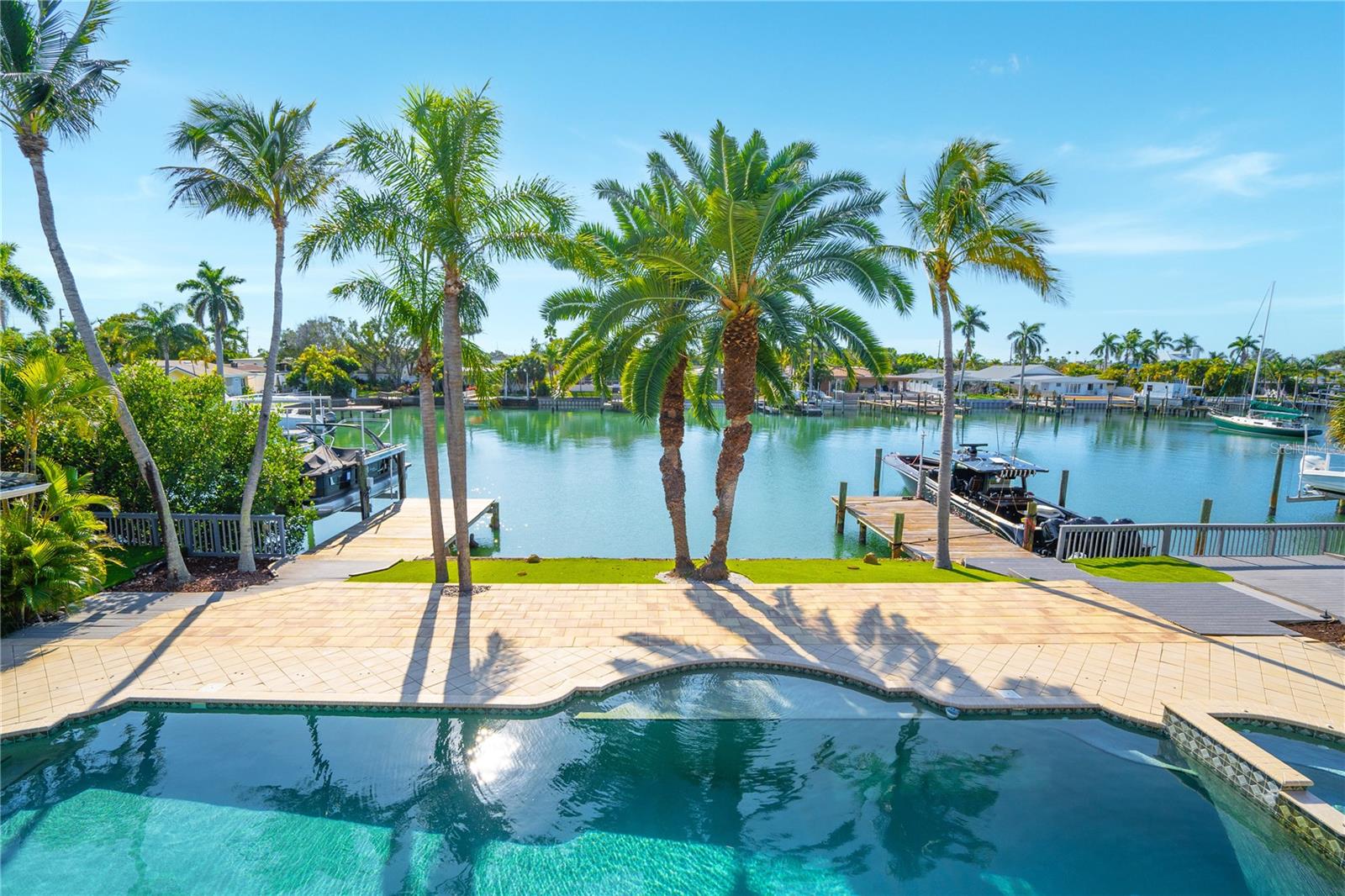 TB8465360 Property Photo