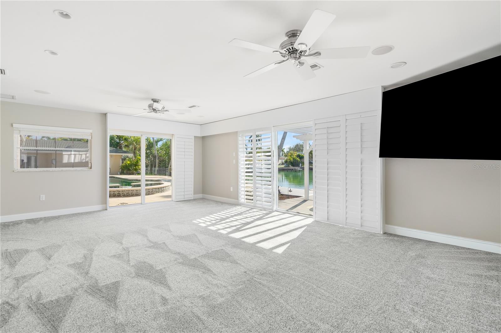 TB8465360 Property Photo