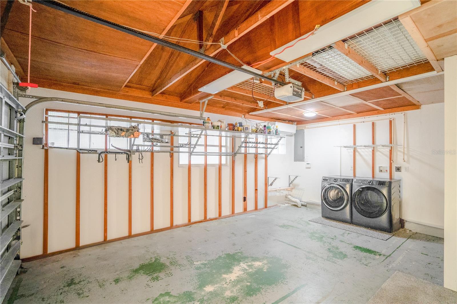 TB8465360 Property Photo