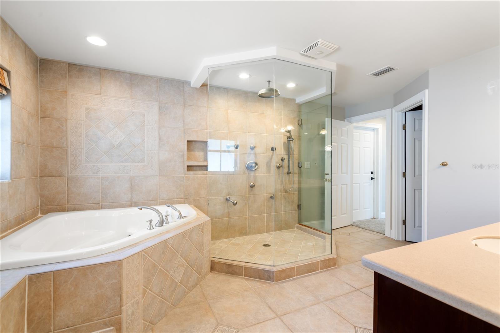 TB8465360 Property Photo