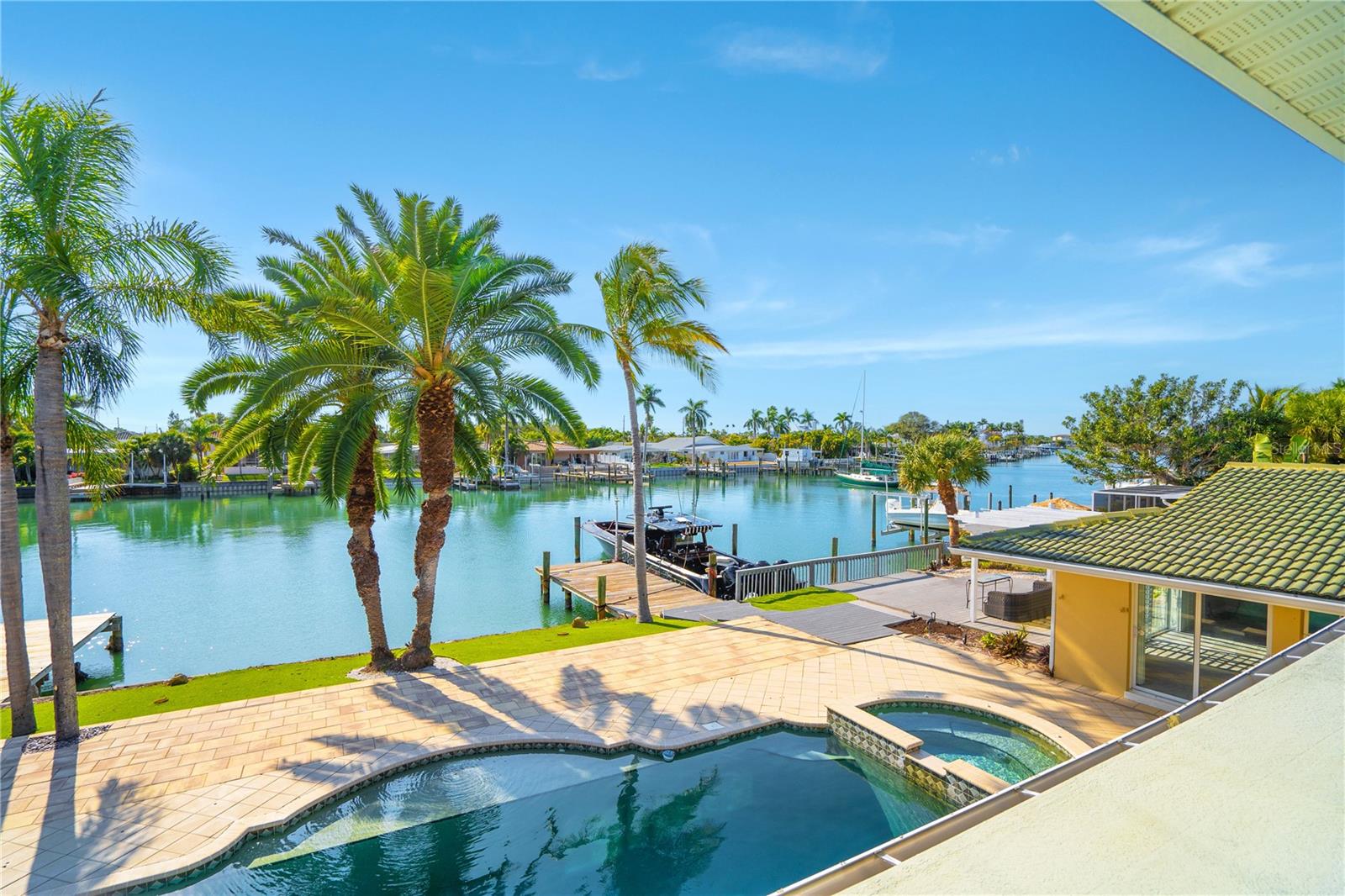 TB8465360 Property Photo