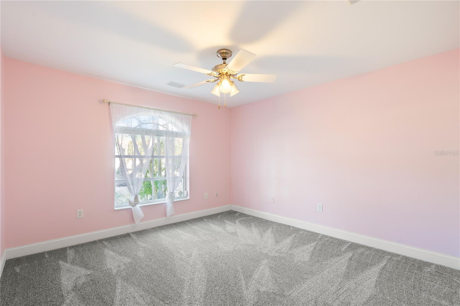 TB8465360 Property Photo